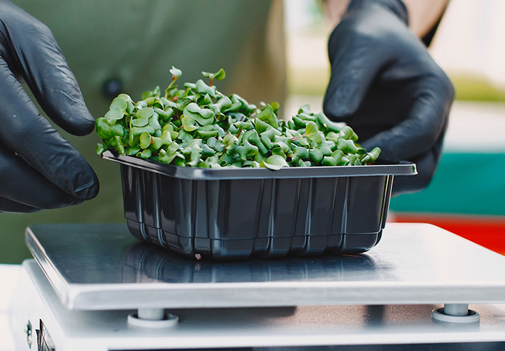 管理體制與先進設備技術並進